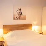 Classic Apartment Near The City Center